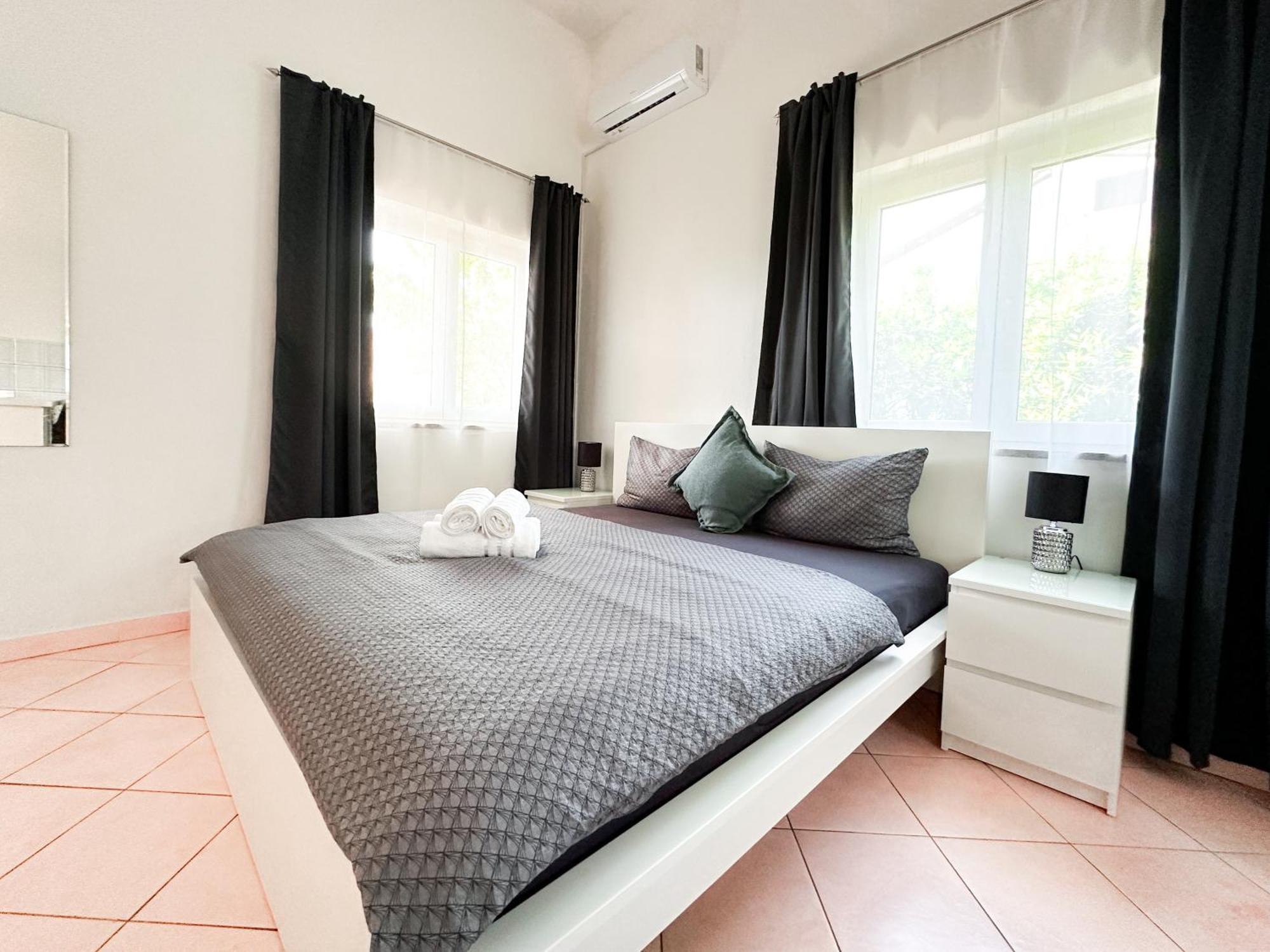 Sunside Apartments Pula Extérieur photo